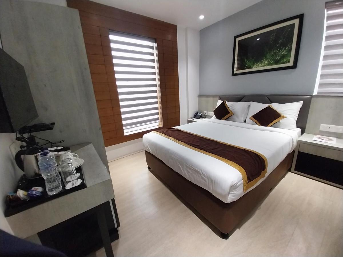 Poiisse Hotell Calcutta Exteriör bild